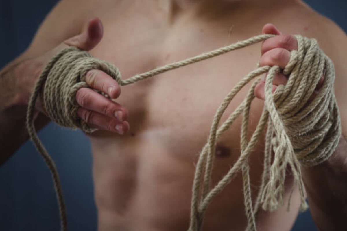 Bondage-Knoten & Techniken – Anfängerfreundliche Schritte zum BDSM-Spaß