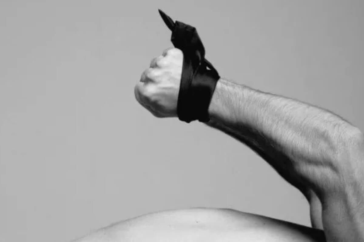 Bondage: Was das ist und worauf ich beim Fesseln achten muss!