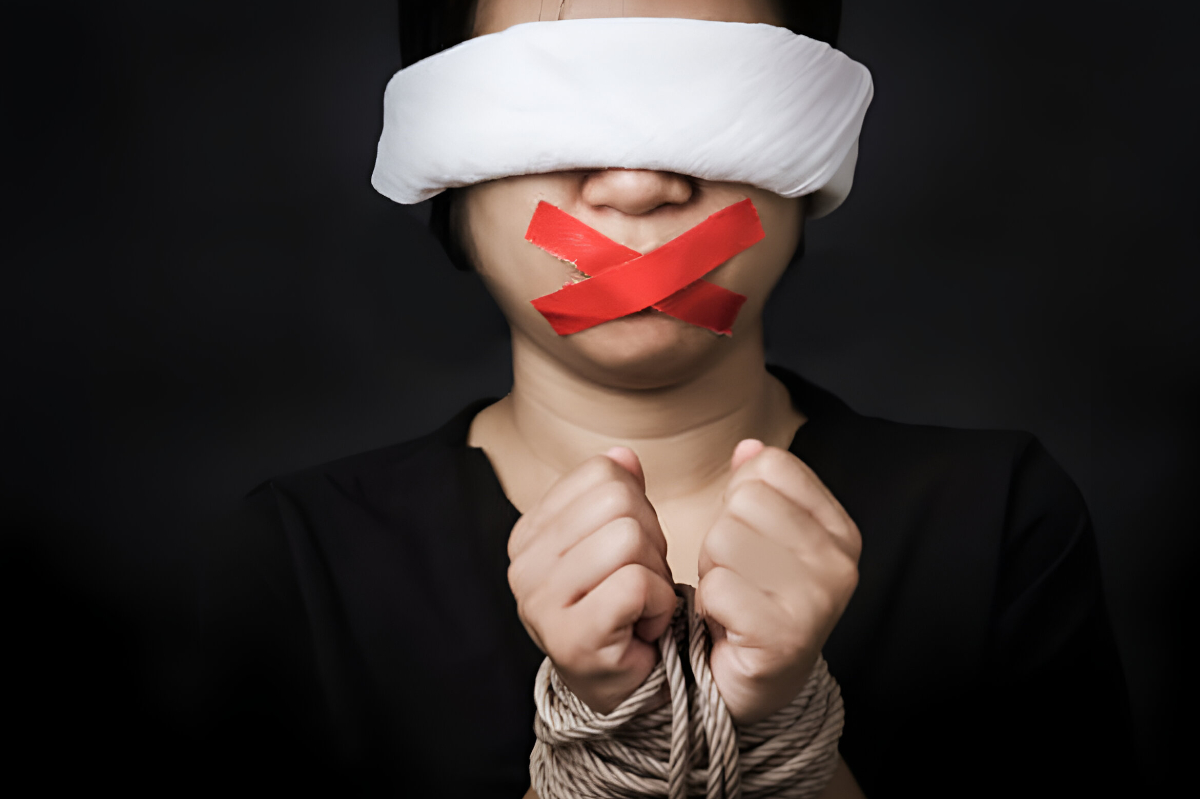 Safeword: How to use it correctly during BDSM sex