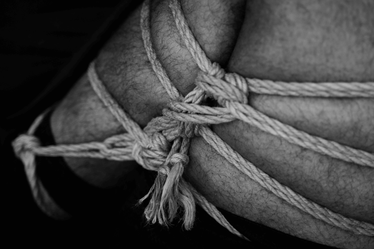 Shibari oder auch – die Kunst des achtsamen Fesselns