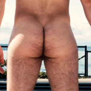 Analhygiene Symbolbild: Nacker Männer-Arsch Englisch: Anal hygiene Symbolic image: Naked male butt