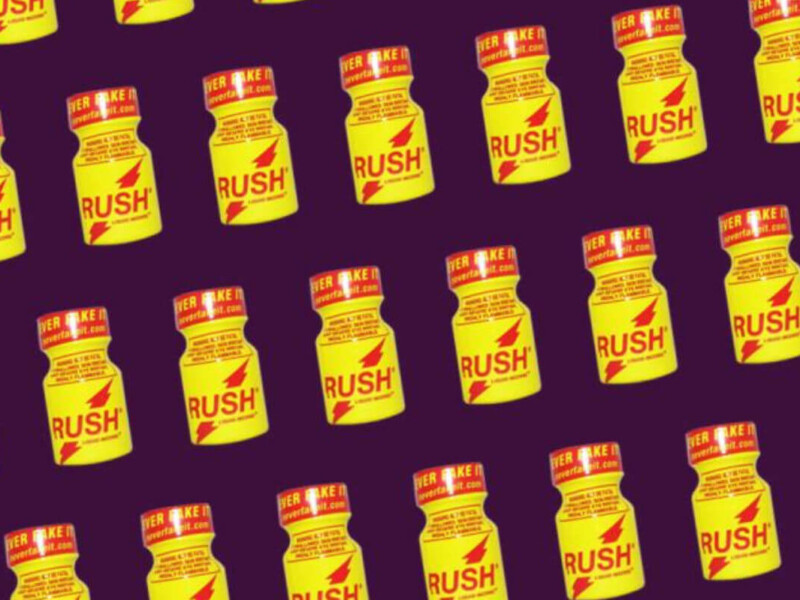 Rush Poppers Symbolbild: Viele Rush Popper Fläschchen vor dunklem Hintergrund. Englisch: Rush poppers Symbolic image: Many rush popper bottles against a dark background.